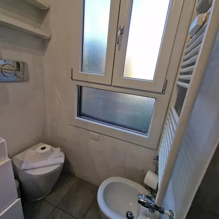 Bilocale Moderno Viale Umbria Apartment
